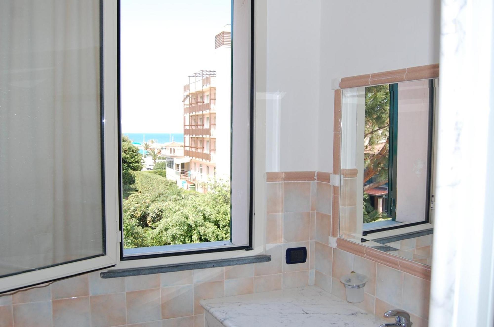 Riviera Residence มารินา ดิ เปียตราซันตา ห้อง รูปภาพ