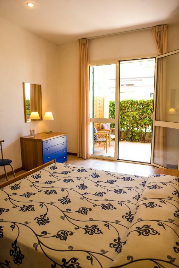Riviera Residence มารินา ดิ เปียตราซันตา ภายนอก รูปภาพ