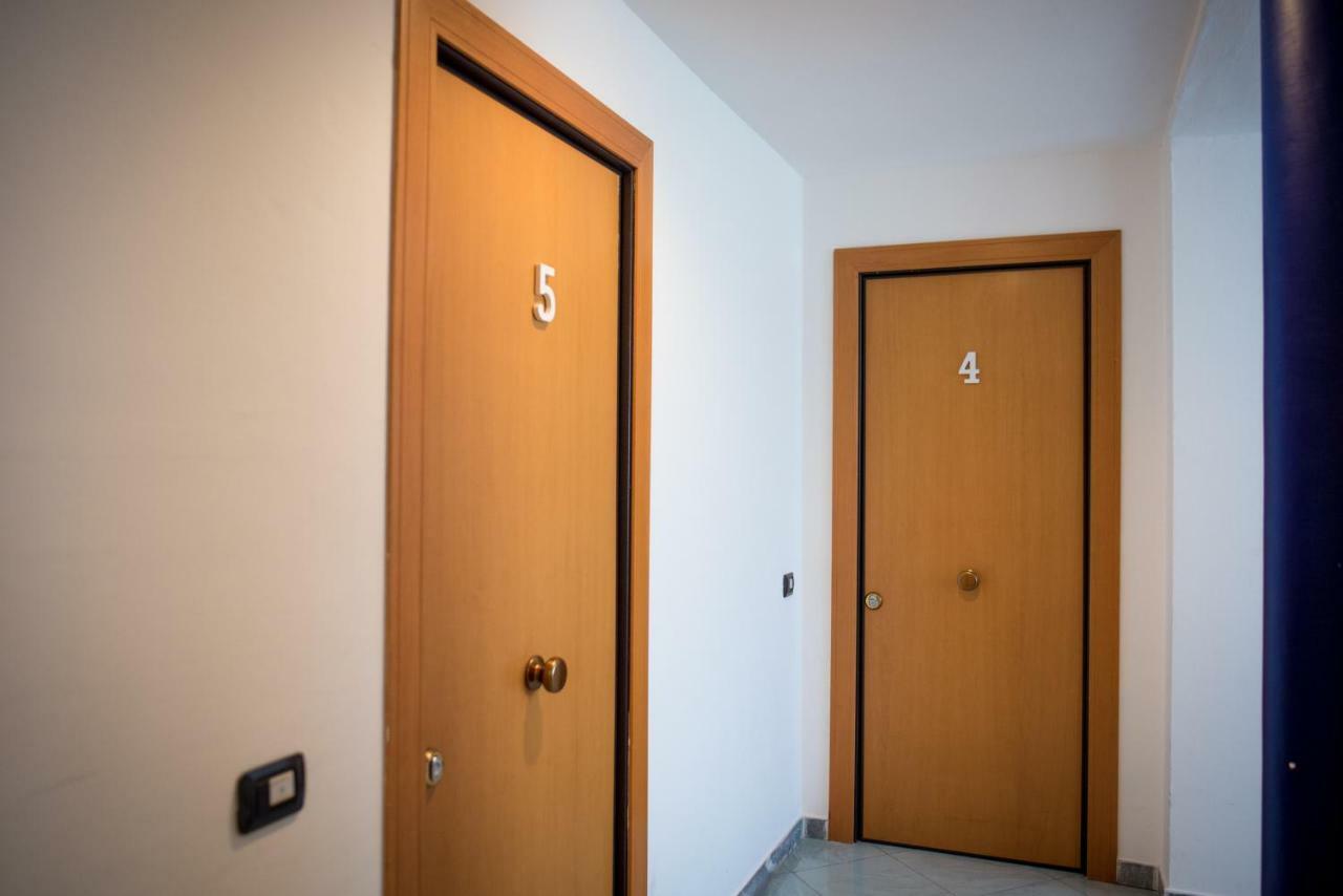 Riviera Residence มารินา ดิ เปียตราซันตา ภายนอก รูปภาพ